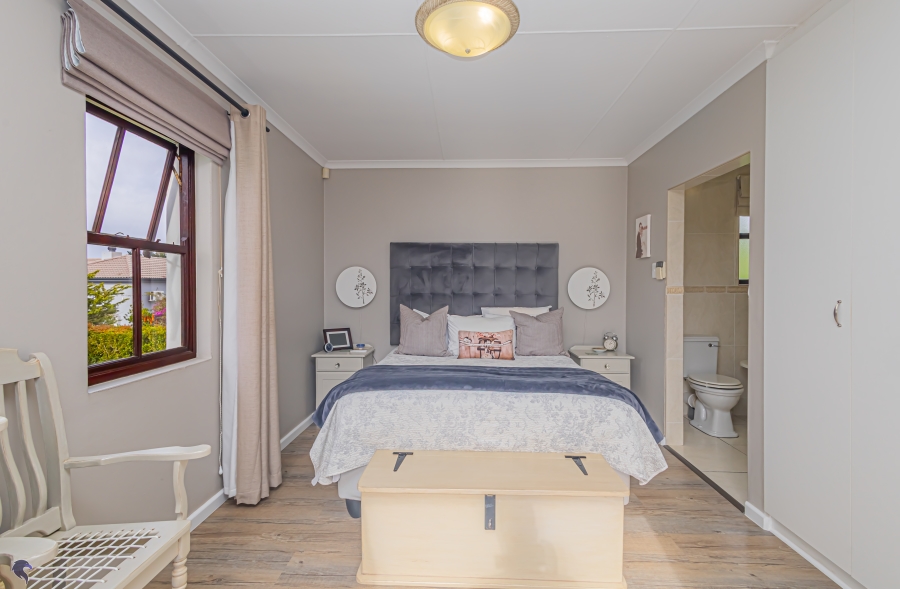 4 Bedroom Property for Sale in Country Club Western Cape